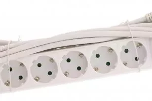 Prelungitor 6 prize 3m cu intrerupator cablu 3xG1.5mmp Well