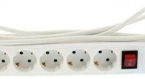 Prelungitor 6 prize 3m cu protectie 16A 3500W cablu 3xG1.5mmp Well